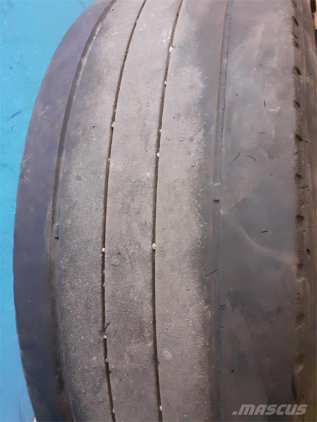  19.5 285/70R19.5 Pneumatiky, kola a ráfky