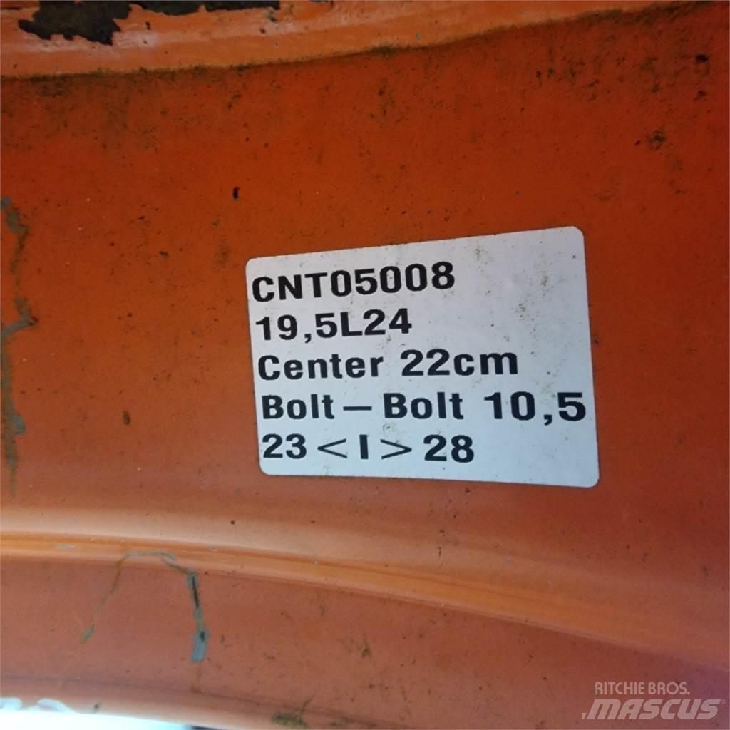  24 19.5L24 Pneumatiky, kola a ráfky