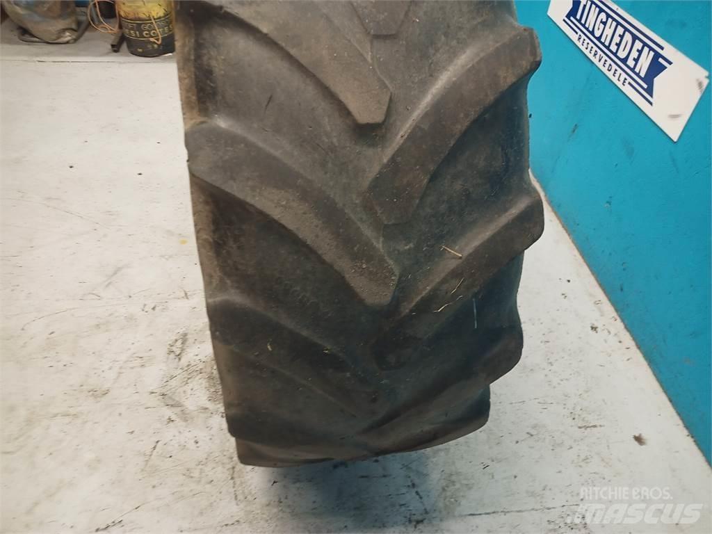  24 420/70R24 Pneumatiky, kola a ráfky