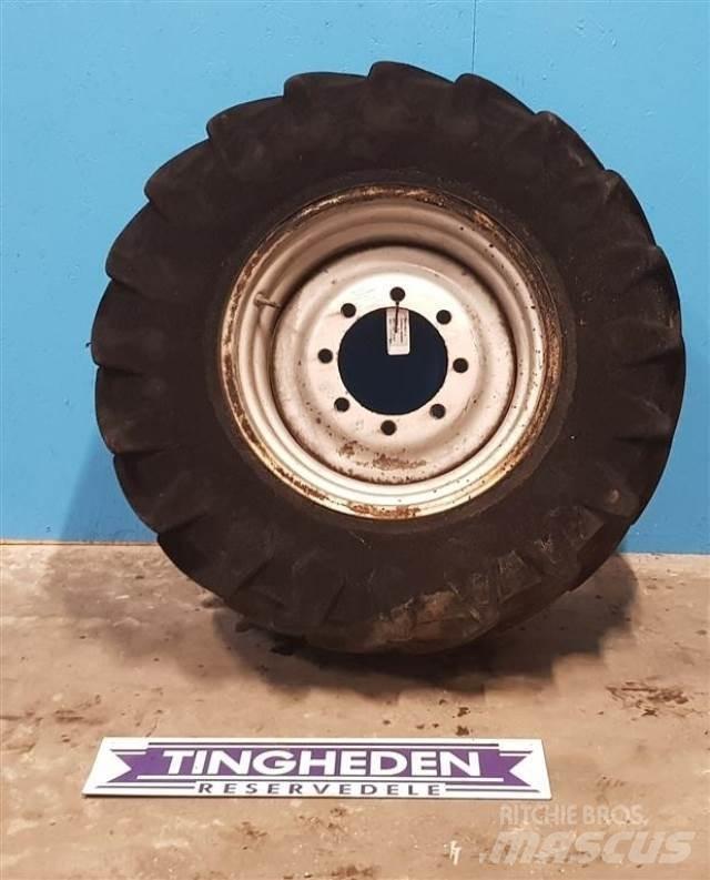  24 440/65R24 Pneumatiky, kola a ráfky