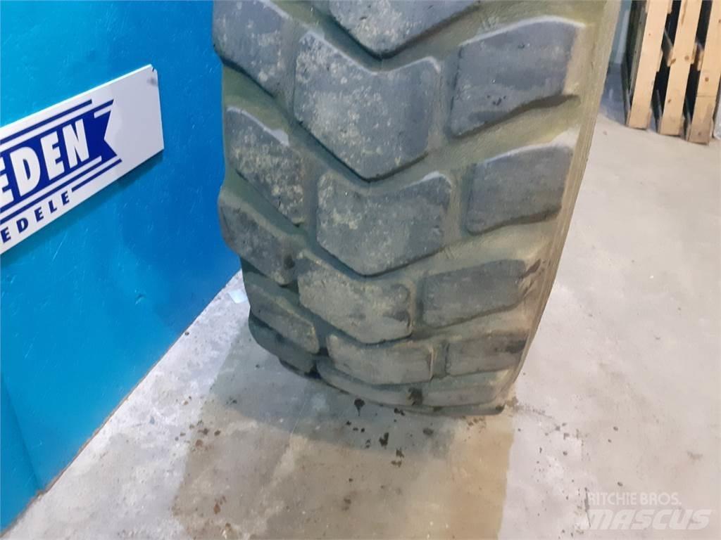  25 20.5R25 Pneumatiky, kola a ráfky