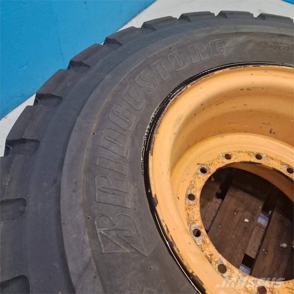  25 20.5R25 Pneumatiky, kola a ráfky