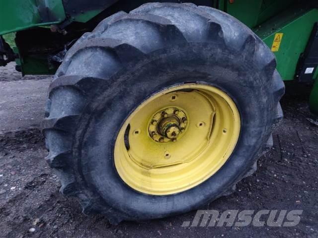  26 16.9R26 Pneumatiky, kola a ráfky