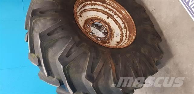  26 23.1-26 Pneumatiky, kola a ráfky