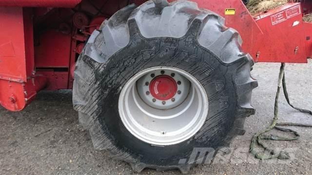  26 28L-26 Pneumatiky, kola a ráfky