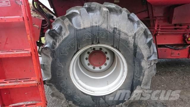  26 28L-26 Pneumatiky, kola a ráfky