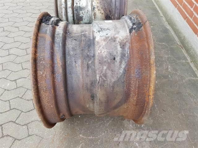  26 DW20AX26 Pneumatiky, kola a ráfky