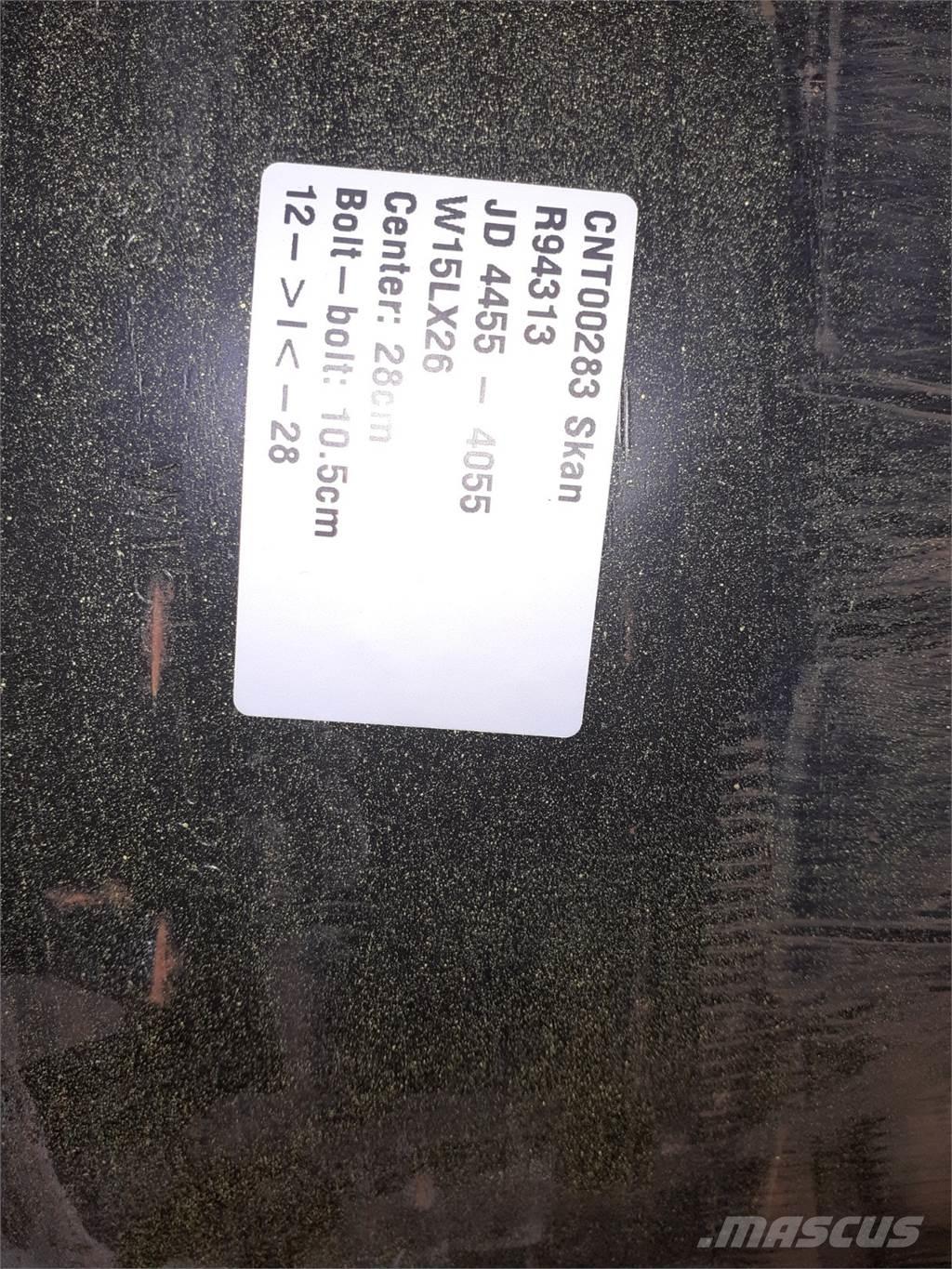  26 W15LX26 Pneumatiky, kola a ráfky