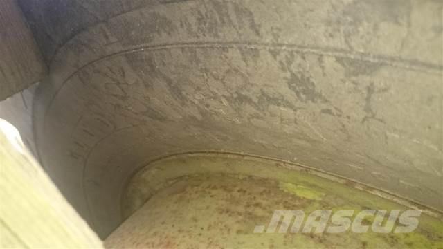  28 14.9/13-28 Pneumatiky, kola a ráfky