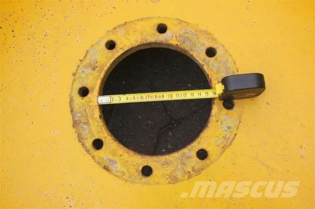  28 16.9/14-28 Pneumatiky, kola a ráfky