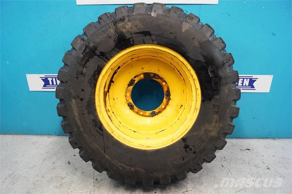  28 440/80R28 Pneumatiky, kola a ráfky