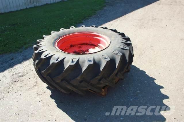  30 18.4-30 Pneumatiky, kola a ráfky