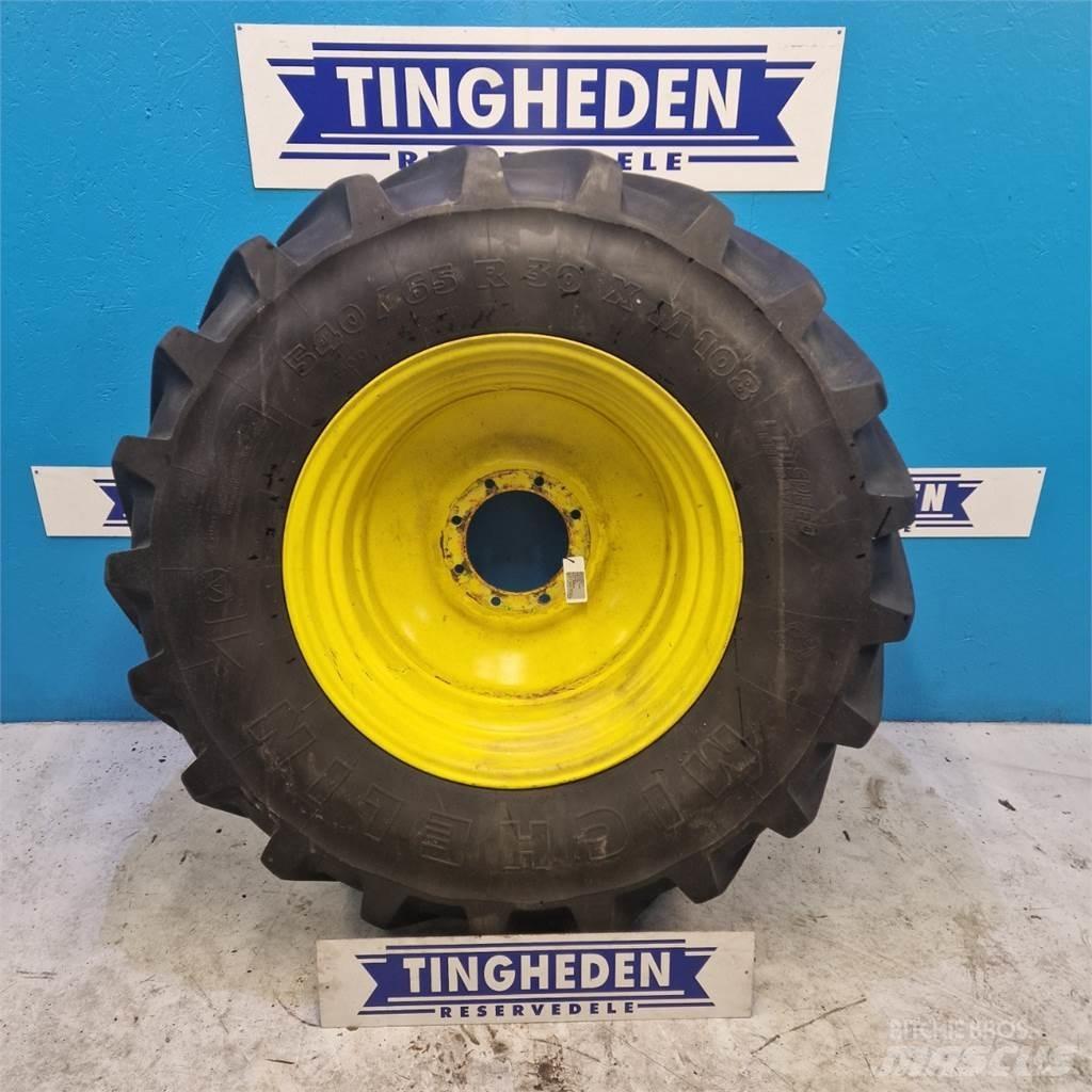  30 540/65 R30 Pneumatiky, kola a ráfky