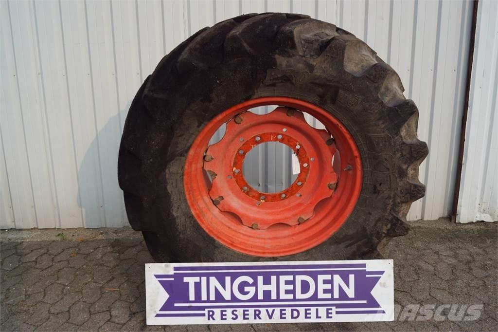  30 540/65R30 Pneumatiky, kola a ráfky