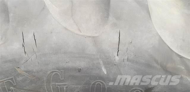  32 24.5-32 Pneumatiky, kola a ráfky