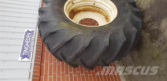  32 24.5-32 Pneumatiky, kola a ráfky