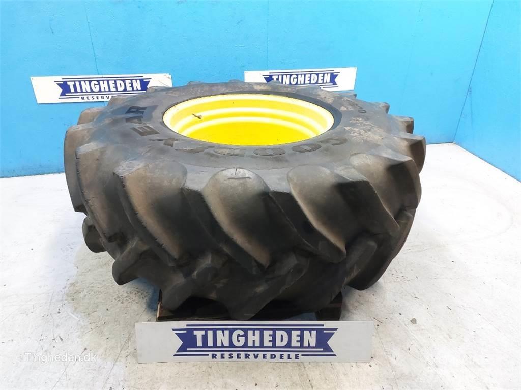  32 650/75 R32 Pneumatiky, kola a ráfky