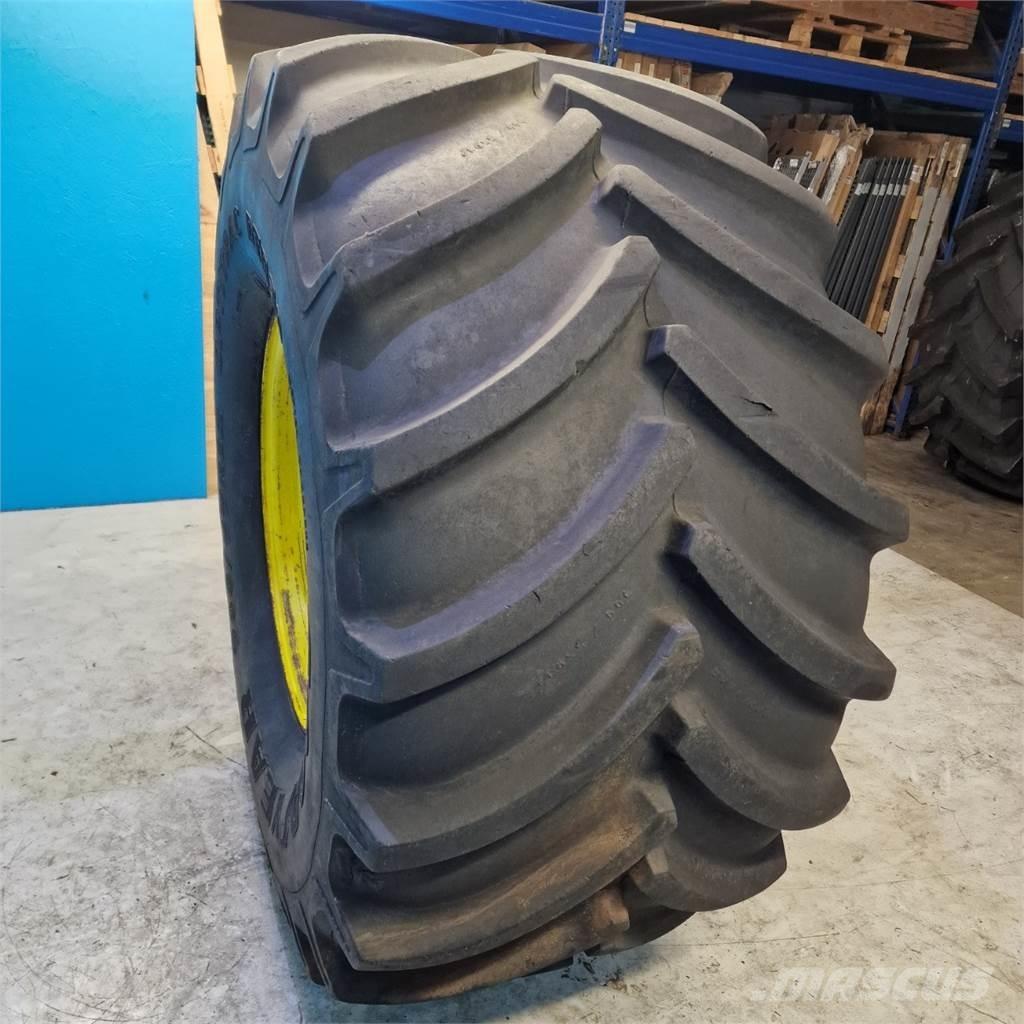 32 900/55 R32 Pneumatiky, kola a ráfky