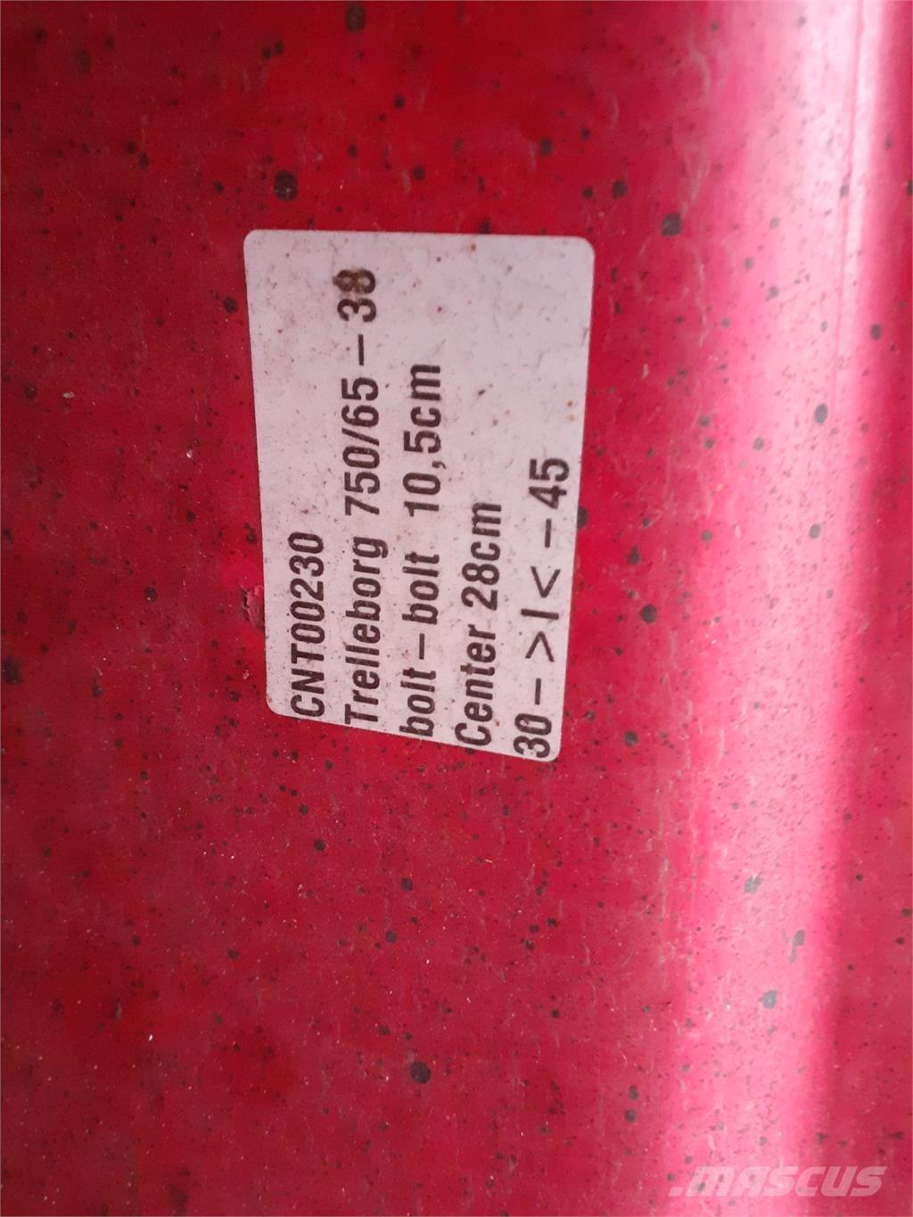  38 750/65R38 Pneumatiky, kola a ráfky