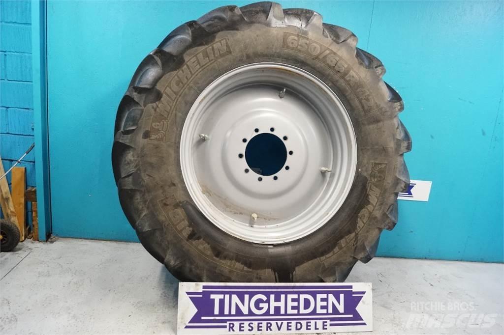  42 650/65R42 Pneumatiky, kola a ráfky