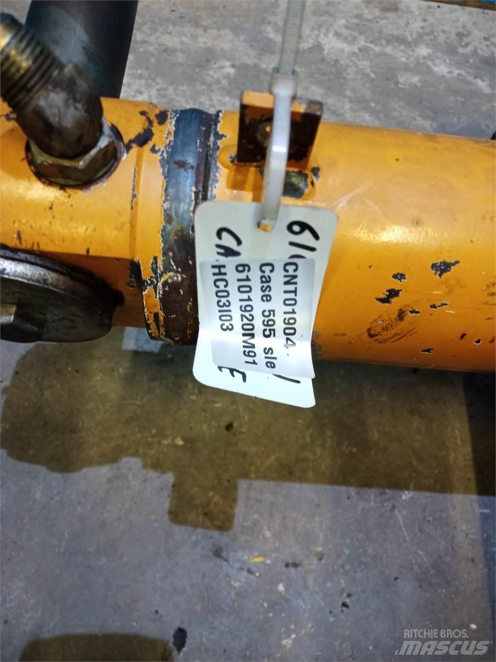 CASE 595 Výložníky a lžíce