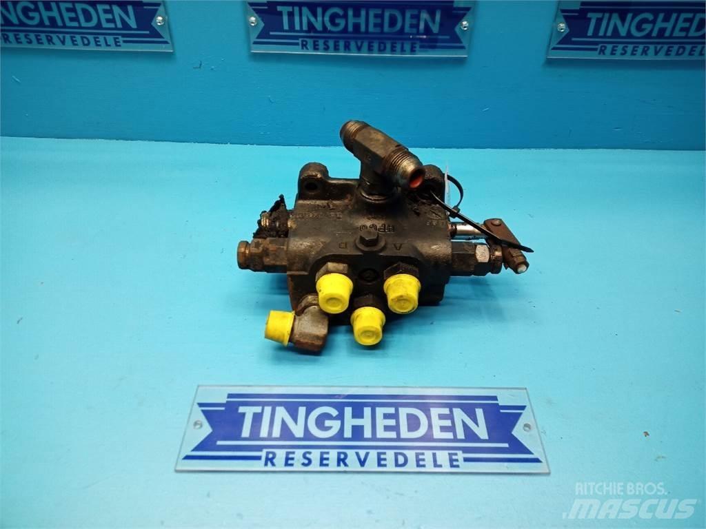 CASE 595 Hydraulika