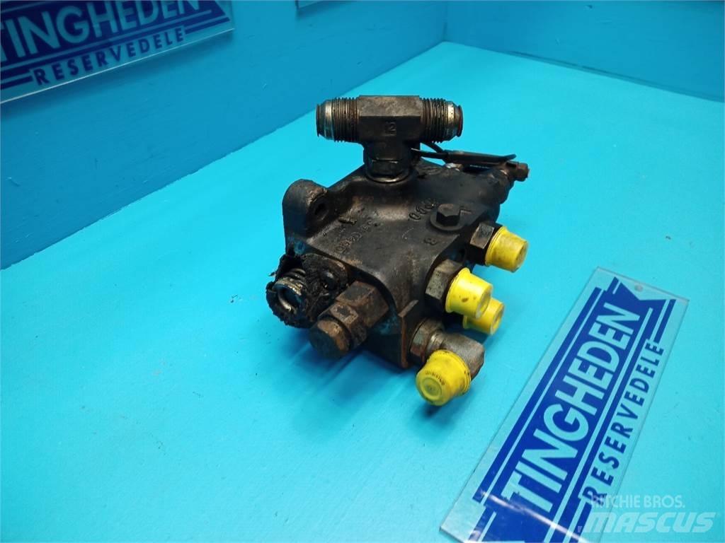 CASE 595 Hydraulika