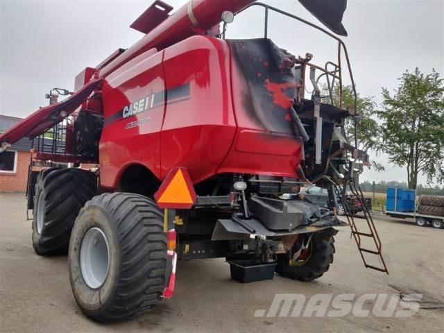 CASE 8010 Sklízecí mlátičky