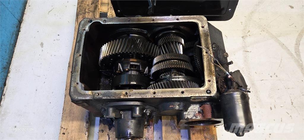 CASE 8010 Převodovka