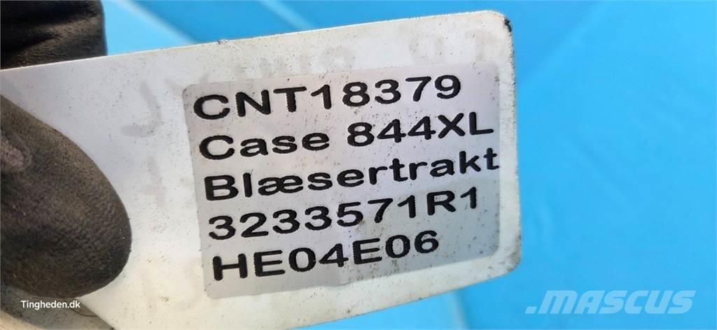 CASE 844XL Kabiny a interiér