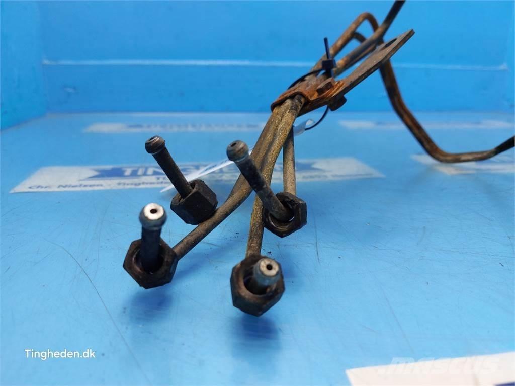 CASE Farmall 95A Motory