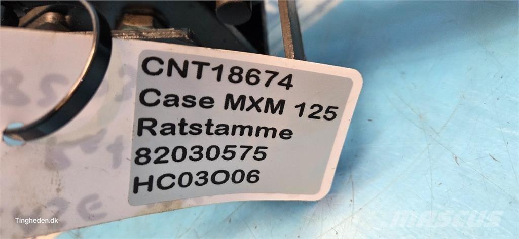 CASE Maxxum 125 Kabiny a interiér