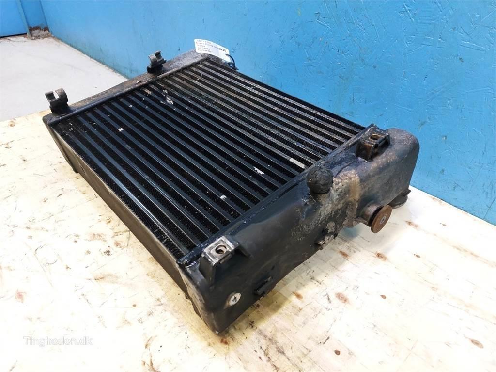 CASE Puma 185 Radiátory