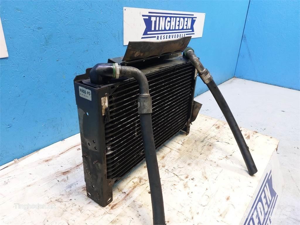 CASE Puma 185 Radiátory