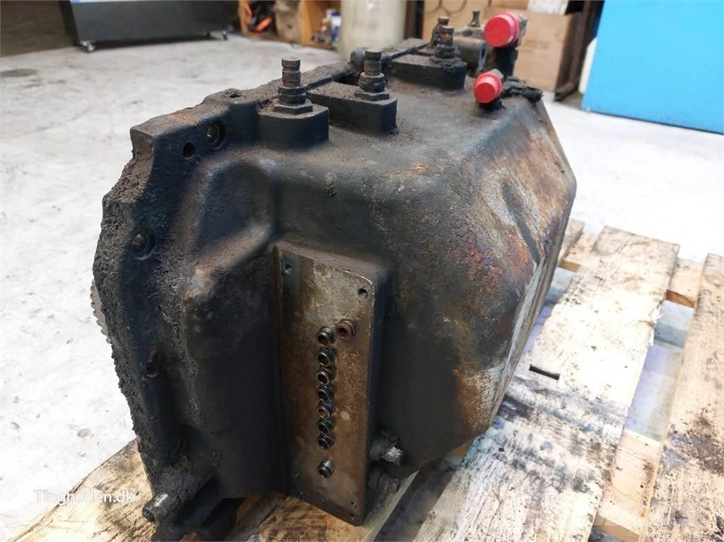 CASE Puma 185 Převodovka