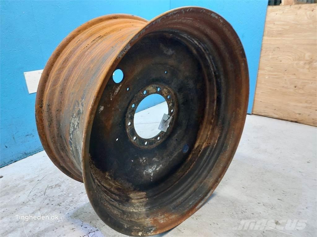 CASE R42 Pneumatiky, kola a ráfky