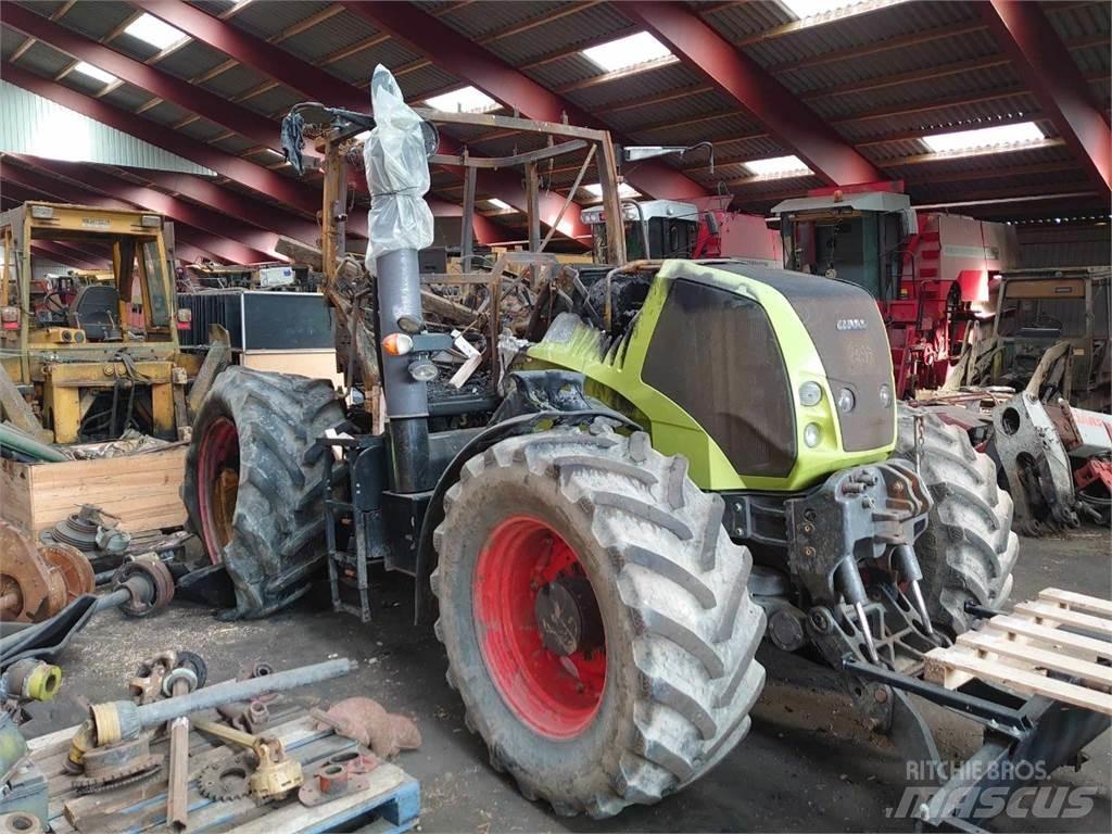 CLAAS Axion 840 Traktory