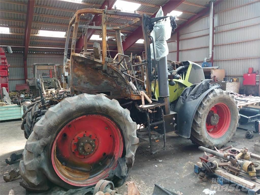 CLAAS Axion 840 Traktory