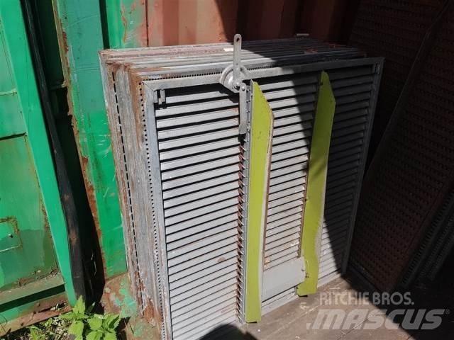 CLAAS Consul Sypače písku a soli