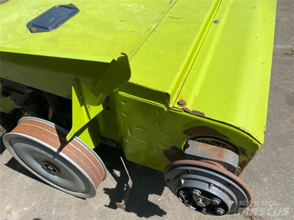 CLAAS Lexion 600 Příslušenství a náhradní díly ke kombajnům