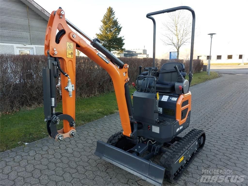 Develon DX10-7 Mini rýpadla < 7t