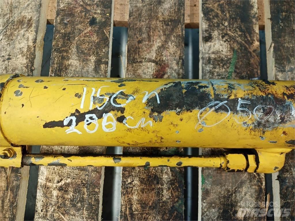 Ford 655 Výložníky a lžíce