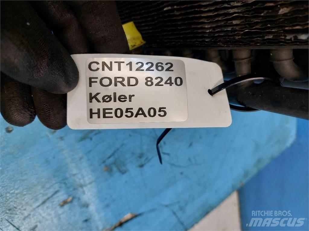Ford 8240 Radiátory