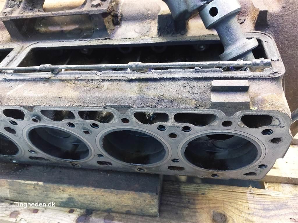 Ford Trader 590E Motory