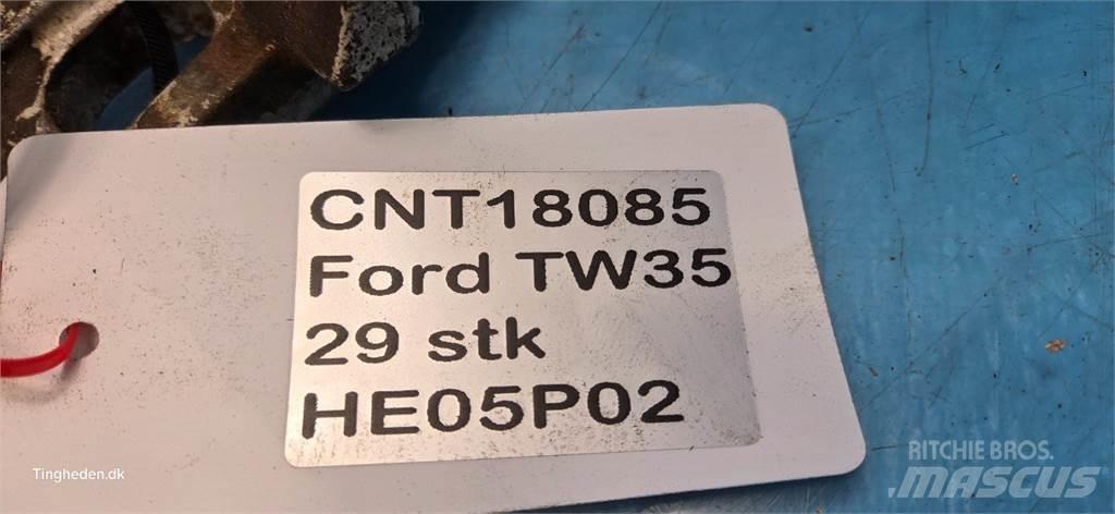 Ford TW35 Pneumatiky, kola a ráfky
