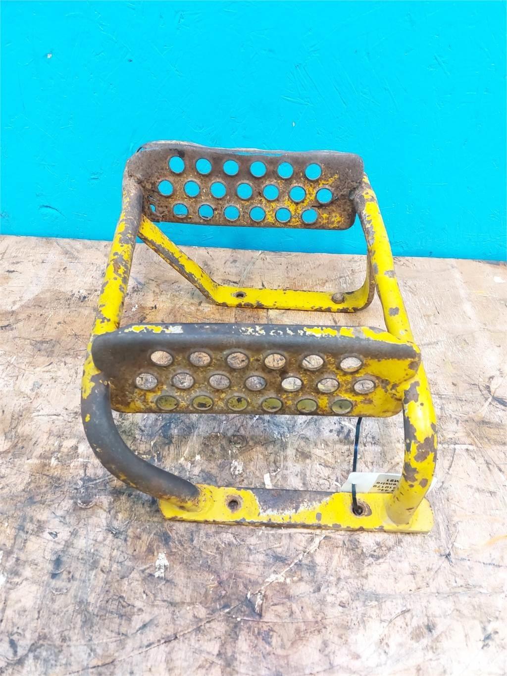  Hannonag 44C Prosévací lopaty