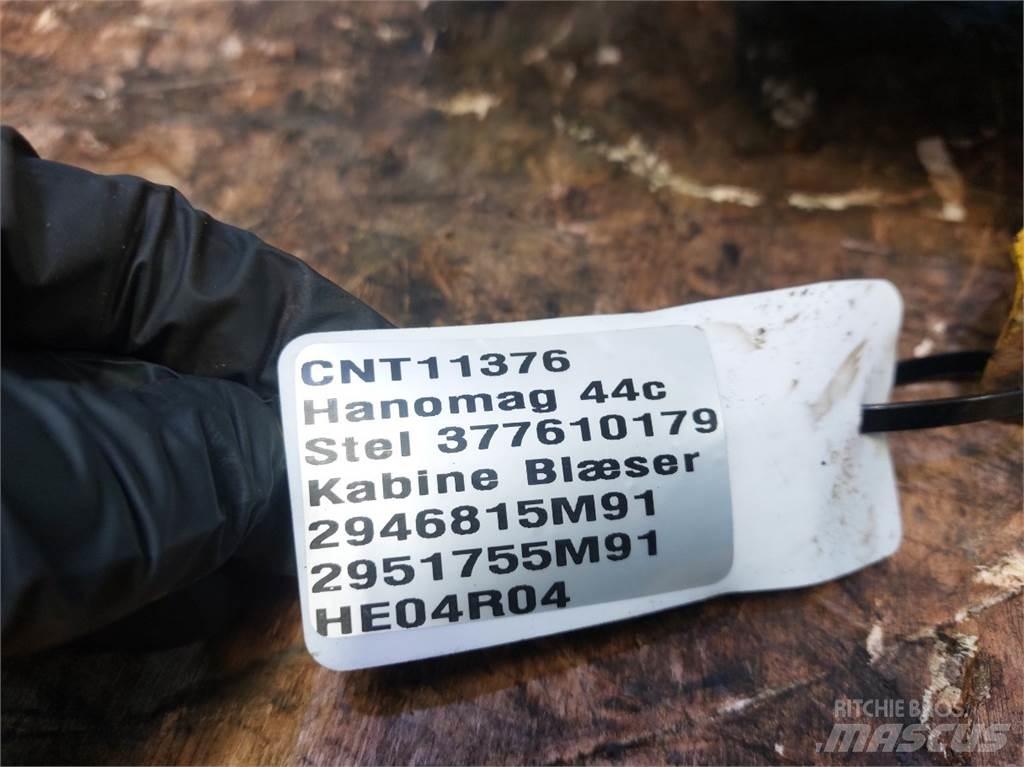 Hannonag 44C Kabiny a interiér