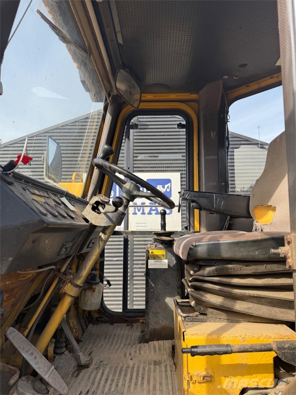 Hanomag 44D Kolové nakladače