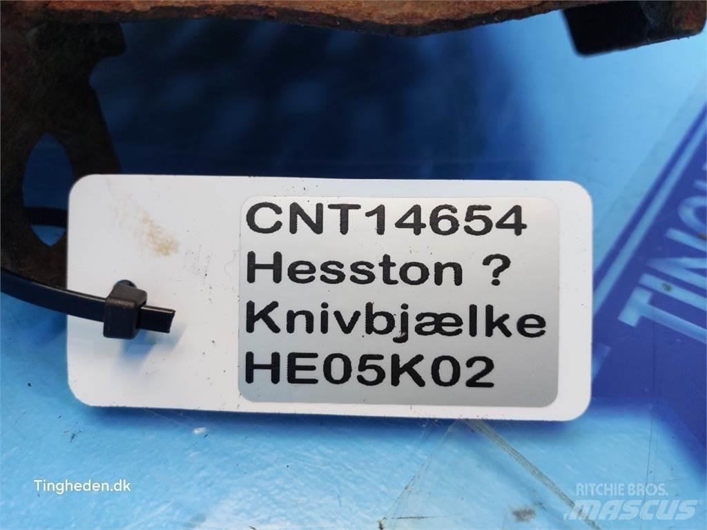 Hesston  Příslušenství a náhradní díly ke kombajnům