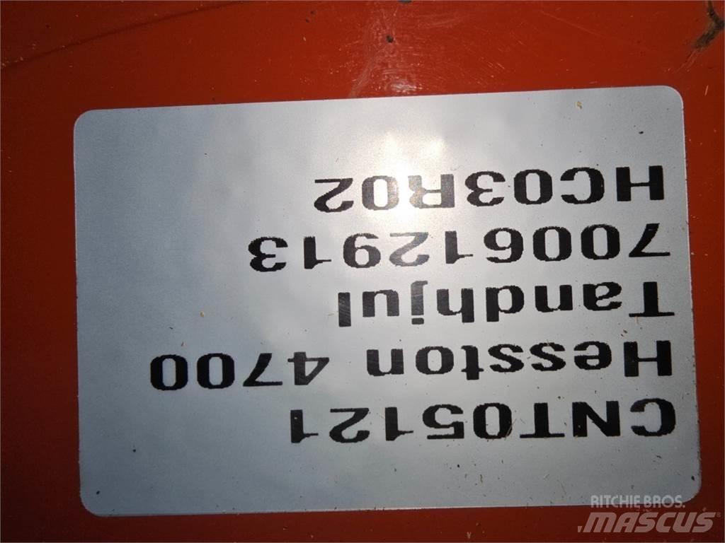 Hesston 4700 Stroje na sklizeň pícnin-příslušenství